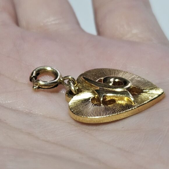 **Final Sale** Vintage Monet Sweet 16 HEART Gold Tone Charm Pendant Birthday - Picture 3 of 10